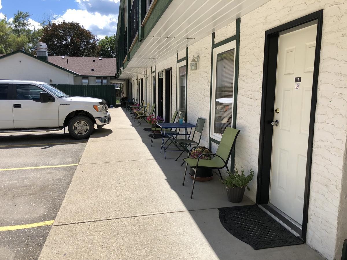 Chase Country Inn Exterior foto
