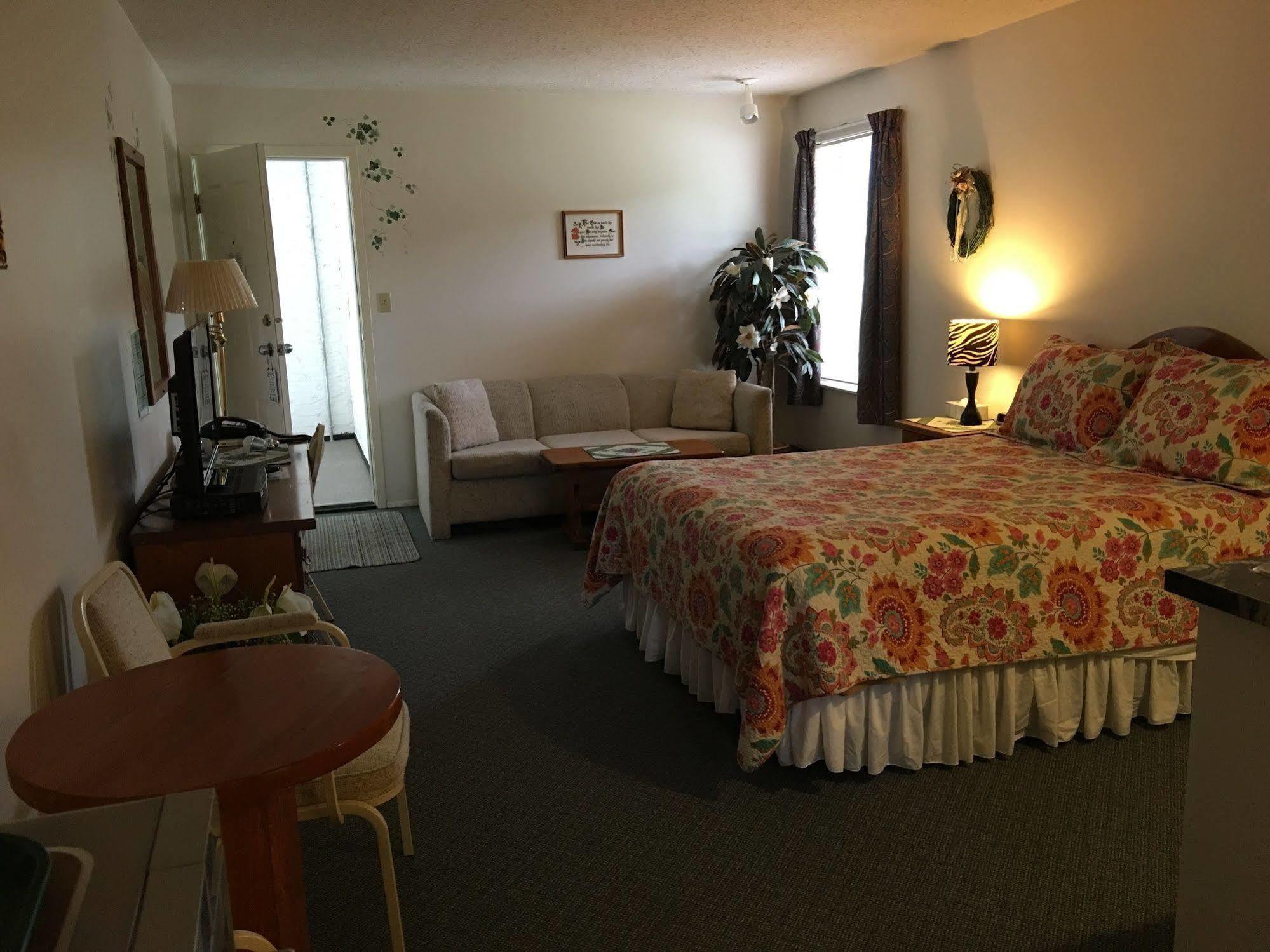 Chase Country Inn Exterior foto